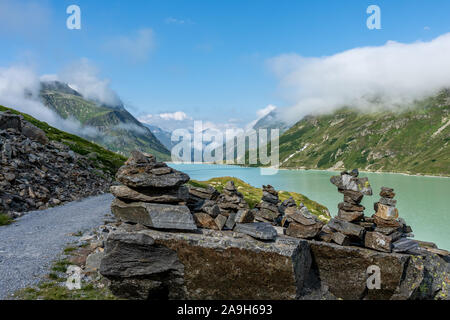 Randonnée au bieler hoehe, silvretta Lake sur la haute route alpine de la région de montafon alpes autrichiennes, Autriche Banque D'Images