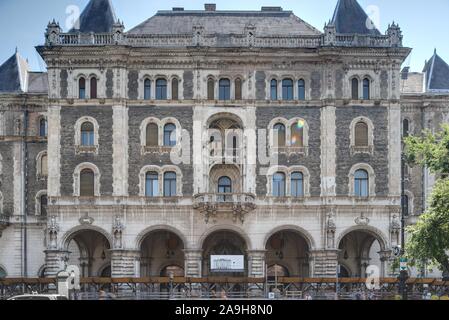 Budapest, Andrassy ut, Wohnhaus des Eisenbahn-Pensionsfonds, Ödön Lechner Banque D'Images