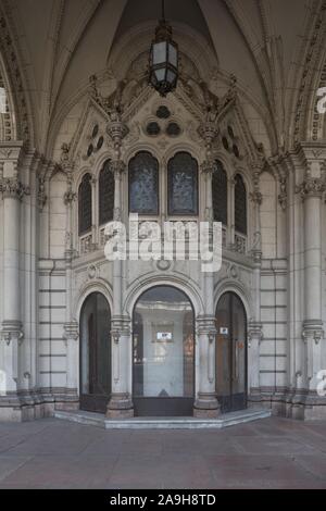 Budapest, Andrassy ut, Wohnhaus des Eisenbahn-Pensionsfonds, Ödön Lechner Banque D'Images