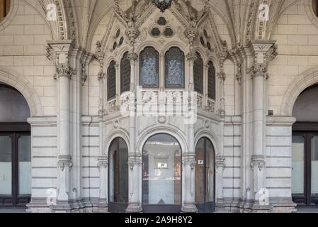 Budapest, Andrassy ut, Wohnhaus des Eisenbahn-Pensionsfonds, Ödön Lechner Banque D'Images