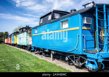 RONKS, New York - La Red Caboose Motel, près de l'Lancastter, PA, est un thème ferroviaire motel et restaurant. Il n'est pas loin d'autres attractions et musées à proximité. Les chambres de l'hôtel sont à l'ancienne des wagons. Banque D'Images