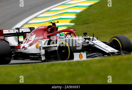 Sao Paulo, Brésil. 15 Nov, 2019. Sport Automobile : Championnat du Monde de Formule 1 de la FIA 2019, Grand Prix du Brésil, # 99 Antonio Giovinazzi (ITA, Alfa Romeo Racing), Crédit : dpa/Alamy Live News Banque D'Images