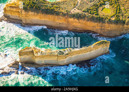 Le Razorback est une île de roche et d'une partie du Parc National de Port Campbell, le long de la Great Ocean Road à Victoria, Australie Banque D'Images