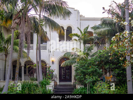 Aston Court Mission Espagnole appartements sur Acland Street St Kilda Melbourne Victoria en Australie. Banque D'Images