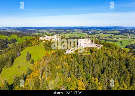 Ruines de château Hohenfreyberg et Eisenberg, près de Eisenberg, vue aérienne, Ostallgau, Allgau, souabe, Bavière, Allemagne Banque D'Images