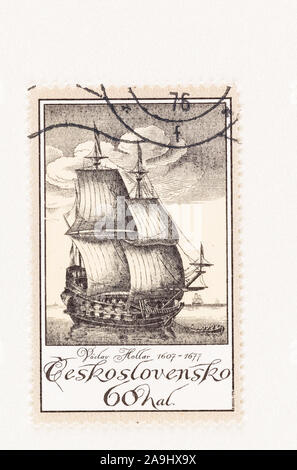 SEATTLE WASHINGTON - Le 5 octobre 2019 : Vaclav Hollar Tall Ship gravure sur la Tchécoslovaquie, timbre-poste émis en 1976. Scott #  2072. Banque D'Images