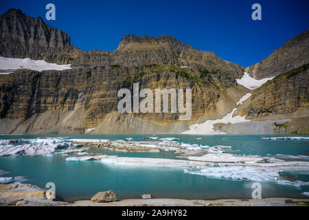 Le mur exposé au-dessus du glacier de Grinnell en été Banque D'Images