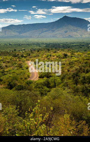 L'Éthiopie, de l'Omo, Jinka, Mago Parc national les routes passant par Bush Banque D'Images