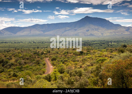 L'Éthiopie, de l'Omo, Jinka, Mago Parc national les routes passant par Bush Banque D'Images