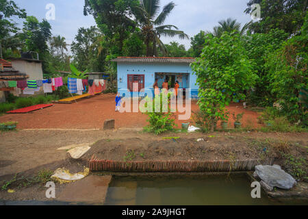 Une maison de village dans la zone de remous Alleppey (Kerala, Inde) Banque D'Images