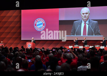 Munich, Allemagne. 16 Nov, 2019. Munich, Allemagne. 15 Nov, 2019. Uli Hoeness (Honess, Président d'honneur FC Bayern Munich) sur le podium le lutrin.Uebersicht, assemblée générale annuelle 2019 du FC Bayern Munich ve sur 15.11.2019. Olympiahalle Muenchen | utilisée dans le monde entier : dpa Crédit/Alamy Live News Banque D'Images
