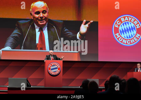 Munich, Allemagne. 16 Nov, 2019. Munich, Allemagne. 15 Nov, 2019. Uli Hoeness (Honess, Président d'honneur FC Bayern Munich) sur le podium le lutrin.Uebersicht, assemblée générale annuelle 2019 du FC Bayern Munich ve sur 15.11.2019. Olympiahalle Muenchen | utilisée dans le monde entier : dpa Crédit/Alamy Live News Banque D'Images