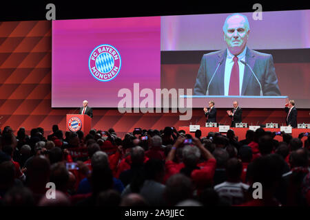 Munich, Allemagne. 16 Nov, 2019. Munich, Allemagne. 15 Nov, 2019. Uli Hoeness (Honess, Président d'honneur FC Bayern Munich) sur le podium le lutrin.Uebersicht, assemblée générale annuelle 2019 du FC Bayern Munich ve sur 15.11.2019. Olympiahalle Muenchen | utilisée dans le monde entier : dpa Crédit/Alamy Live News Banque D'Images