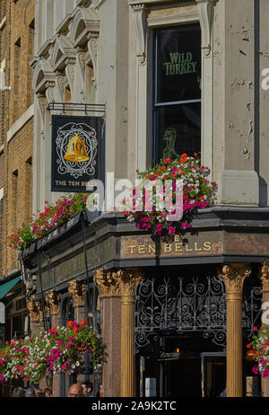 Dix cloches pub spitalfields Banque D'Images