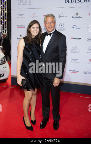 Stefan Schulte, chef de l'aéroport, avec fille Caroline, tapis rouge, Tapis Rouge Show, 38e de la presse sportive allemande ball dans l'Alte Oper de Francfort, 09.11.2019. Dans le monde d'utilisation | Banque D'Images