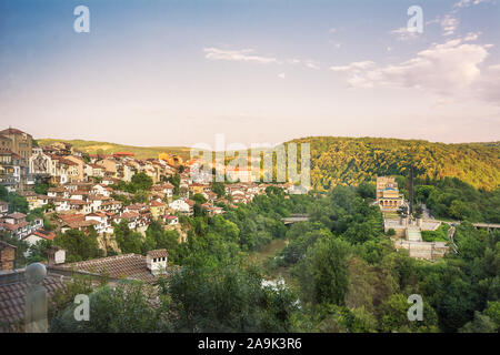 Panorama de la rivière Yantra à Veliko Tarnovo (Bulgarie) Banque D'Images