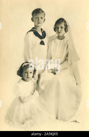 Princesses Maria Pia et Maria Gabriella, et le Prince Victor-Emmanuel de Savoie Banque D'Images