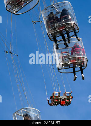 Southbank, Londres, Royaume-Uni. 16 novembre 2019. L'hiver Salvatore Adamo monter sur la Rive Sud pour la saison de Noël. Crédit : Matthieu Chattle/Alamy Live News Banque D'Images