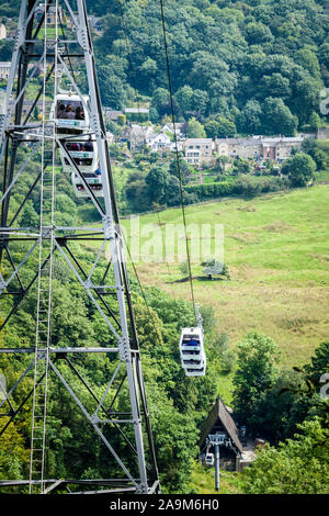 Téléphériques et de Croissant Décroissant depuis les hauteurs d'Abraham, Matlock Bath, Derbyshire, Angleterre, RU Banque D'Images