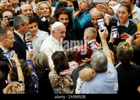 Vatican, Cité du Vatican, 16 janvier 2019. Pape Francis assiste à un public à la communauté de Rome's' Bambino Gesù (Enfant Jésus) Hôpital pédiatrique à la salle Paul VI. Credit : Riccardo De Luca - Mettre à jour les images/Alamy Live News Banque D'Images