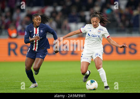 LYON, FRANCE - Le 16 novembre : Selma Bacha de l'Olympique Lyonnais contre Kadidiatou Diani du Paris Saint-Germain au cours de la Division 1 Féminine match de football entre l'Olympique Lyonnais et le Paris Saint Germain au stade de Groupama le 16 novembre 2019 à Lyon, France (photo de Daniela Porcelli/SPP) Banque D'Images