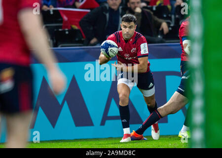 Swansea, Royaume-Uni. 16 novembre, 2019. Munster demi de mêlée Conor Murray passe le ballon dans les Ospreys v Munster Heineken Cup Rugby Match des Champions. Credit : Gruffydd Ll. Thomas/Alamy Live News Banque D'Images