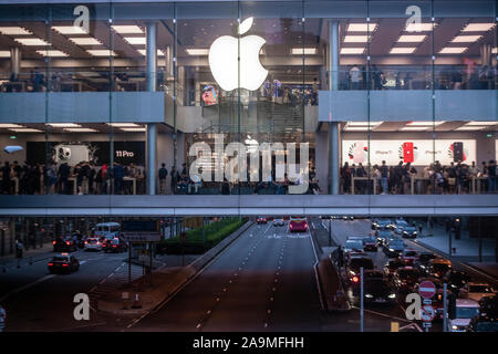 Un grand Apple store dans l'IFC Mall à Hong Kong central Banque D'Images