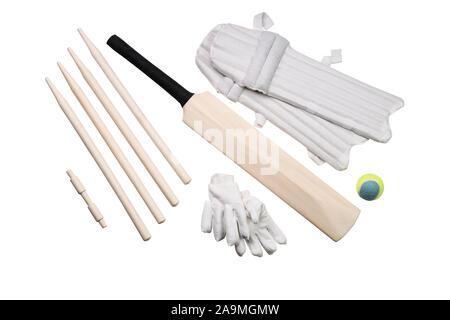 Vue aérienne du cricket Accessoires et outils isolés sur la surface blanche Banque D'Images