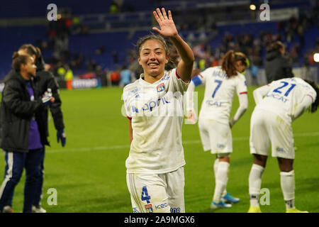 LYON, FRANCE - Le 16 novembre : Selma Bacha de l'Olympique Lyonnais célèbrent leur victoire sur Paris Saint-Germain au cours de la Division 1 Féminine match de football entre l'Olympique Lyonnais et le Paris Saint Germain au stade de Groupama le 16 novembre 2019 à Lyon, France (photo de Daniela Porcelli/SPP) Banque D'Images