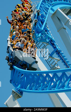 Saint-pétersbourg.Russie.June 23,2019. Kresovsky island.Divo Island Park.une attraction populaire est la Fédération de roller coaster.C'est un système ferroviaire de l'al. Banque D'Images