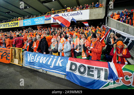 BELFAST, 16-11-2019 , Stade Windsor Park. European Championship 2020 qualificatifs. Des fans néerlandais sur les stands avant le match Irlande du Nord - Pays-Bas. Banque D'Images