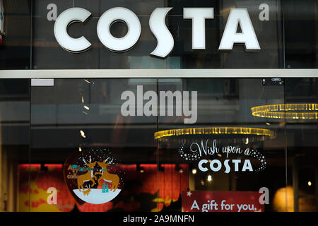 Londres, Royaume-Uni. 15 Nov, 2019. Logo du café Costa est vu dans le centre de Londres. Credit : Dinendra Haria SOPA/Images/ZUMA/Alamy Fil Live News Banque D'Images