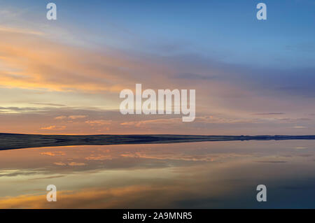 Coucher de soleil au lac Abert dans le sud-est de l'Oregon. Banque D'Images