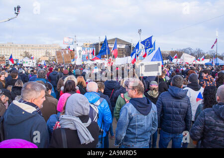 Andrej Babis doit démissionner en République tchèque par le 31 décembre à moins qu'il ministre de la Justice Marie Benesova sacs et se débarrasse de l'Agrofert holding, sinon e Banque D'Images