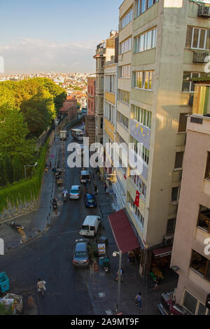 Istanbul, Turquie - 7 septembre 2019. Une vue aérienne de la région de Beyoglu, Mesrutiyet Caddesi une route au large de la célèbre avenue Istiklal Cadessi Banque D'Images