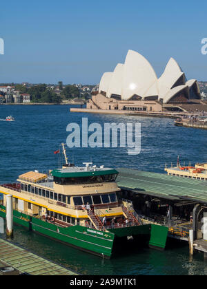 Opéra de Sydney vu de Circular Quay Banque D'Images