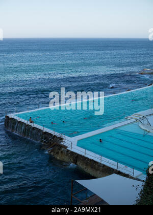 Les icebergs Club Piscine à la fin de la journée Banque D'Images