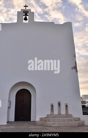 18e siècle façade de l'église de San Francisco au coucher du soleil à Sant Francesc Xavier main plaza (San Francisco Javier, Majorque, Iles Baléares, Espagne) Banque D'Images