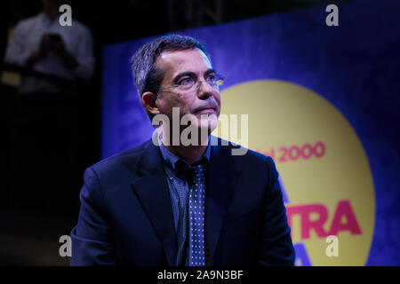 Bologne, Italie. 16 novembre, 2019. Le journaliste italien Giovanni Floris sur scène lors d'un événement de l'Italien Parti démocratique (PD), le 16 novembre 2019 à Bologne, en Italie. Credit : Massimiliano Donati/Alamy Live News Banque D'Images