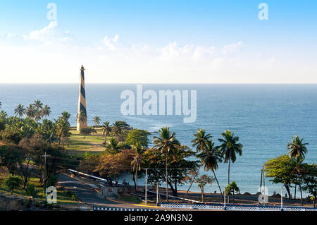 Avis de Santo Domingo, au bord de la rive et shyline - République Dominicaine - Caraïbes tropical island Banque D'Images