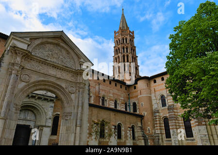 Basilique Saint Sernin et son clocher à Toulouse, France Banque D'Images