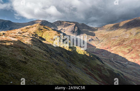 Vue aérienne sur Gale Crag vers Deepdale Hause à l'automne dans le Parc National de Lake District, UK Banque D'Images