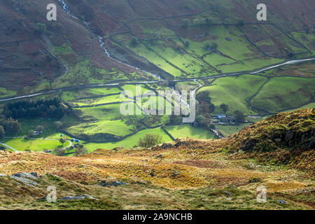 Vue depuis le haut de Gale Crag sur Deepdale valley dans Parc National de Lake District, UK Banque D'Images