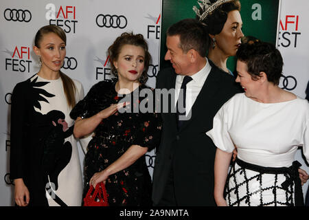 Hollywood, CA. 16 Nov, 2019. Erin Doherty, Helena Bonham Carter, Peter Morgan, et Olivia Colman assister à la projection de gala du festival de "la Couronne" au théâtre chinois de Grauman le 16 novembre 2019 à Hollywood, CA. Credit : Arc Sh/Espace d'image/media/Alamy Punch Live News Banque D'Images