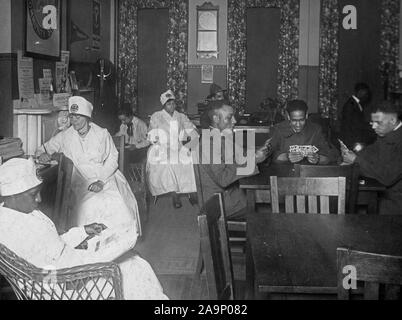 Photos de la PREMIÈRE GUERRE MONDIALE - de couleur africaine / les troupes américaines - à la scène Club Berean, Philadelphie, Pennsylvanie ca. 1918 Banque D'Images