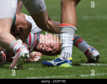 Twickenham, Surrey Royaume-Uni. James de l'Angleterre, par le biais d'un gâchis RODWELL de jambes au cours de la au cours de l'Afrique du Sud contre l'Angleterre Quart de finale de la coupe, au '2017' HSBC London Rugby à 7, le Dimanche 21/05/2017 RFU. Le stade de Twickenham, Angleterre [crédit obligatoire Peter SPURRIER/Intersport Images] Banque D'Images