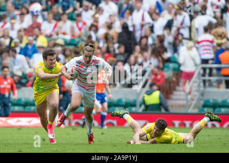 Twickenham, Surrey Royaume-Uni. Dan, englands BIBBY obtenir entre le fossé, au cours de la piscine jeu d'Angleterre contre l'Australie à la HSBC Londres '2017', le rugby à 7 Samedi 20/05/2017 RFU. Le stade de Twickenham, Angleterre [crédit obligatoire Peter SPURRIER/Intersport Images] Banque D'Images