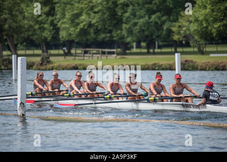 Henley. Berks, Royaume-Uni. Ohio State University en compétition dans l'élite à la huit femmes 2017 la régate de Henley" des femmes. De l'aviron sur Henley, portée. Tamise. Dimanche 18/06/2017 [crédit obligatoire Peter SPURRIER/Intersport Images] Banque D'Images