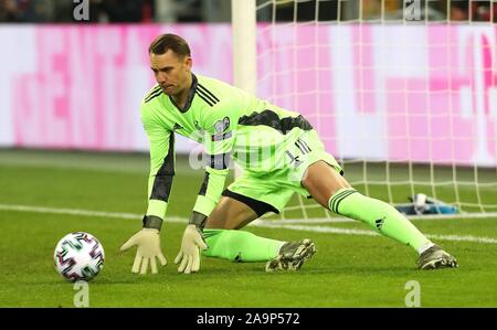 Mönchengladbach, Deutschland. 16 Nov, 2019. firo : 16.11.2019, le soccer, le football de l'équipe nationale, l'Allemagne, l'UEFA, championnat d'Europe 2020, qualificatifs qualificatifs européens 2020, Qualificatif, GER, Allemagne - Belarus, Biélorussie 4 : 0 gardien Manuel NEUER, GER, simple action | Conditions de crédit dans le monde entier : dpa/Alamy Live News Banque D'Images