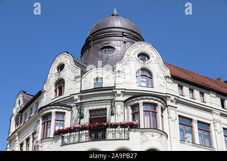 Maison de style Art Nouveau avec dôme de toit en acier à Weimar Banque D'Images
